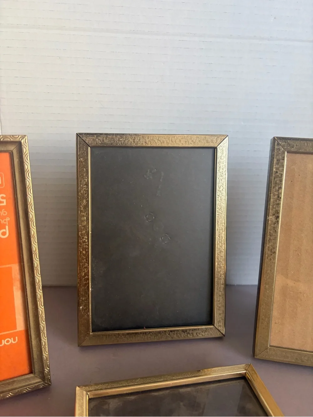 Vintage-Style Gold Photo Frame - Classic Home Accent